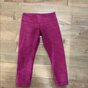 Lululemon crops size 6